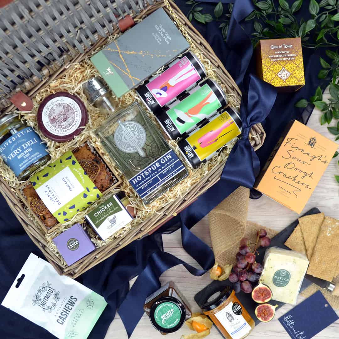Luxury Gin Hamper with Hotspur Gin. A gin and food gift.
