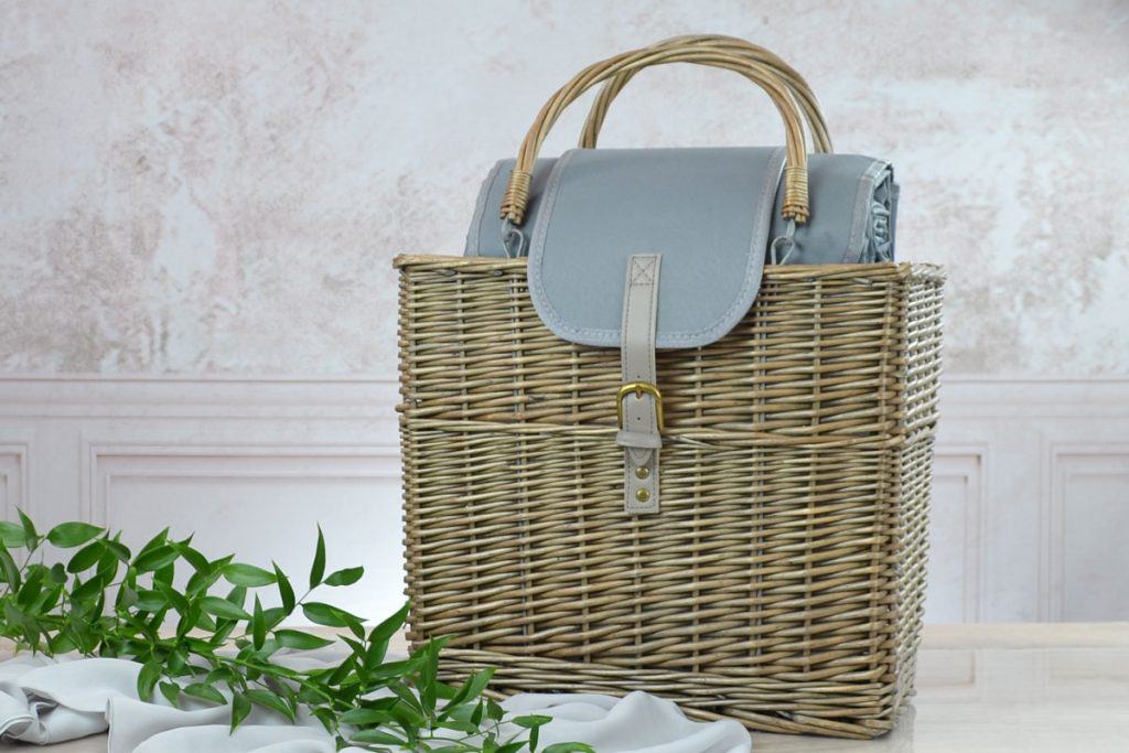 Picnic Baskets Heather and Bale