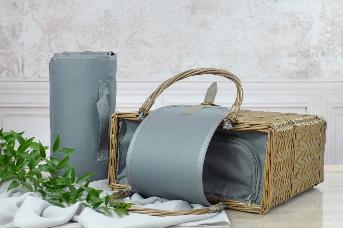 Picnic Baskets Heather and Bale