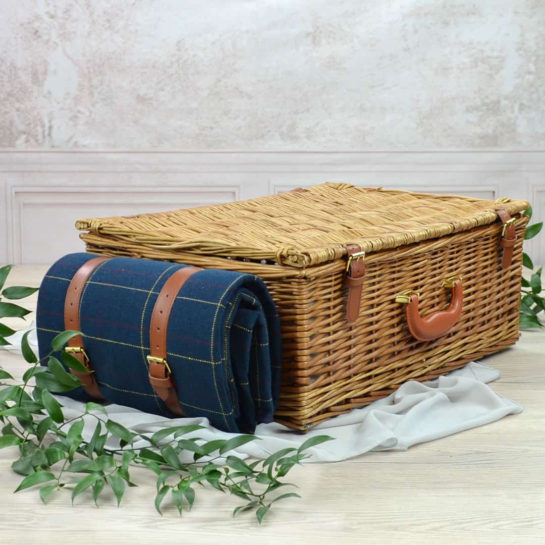 Navy Fitted Picnic Basket for 4