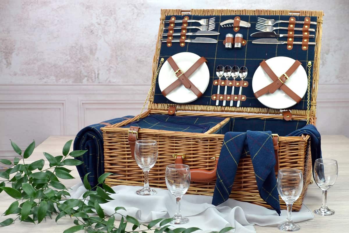 Luxury Fitted Picnic Baskets