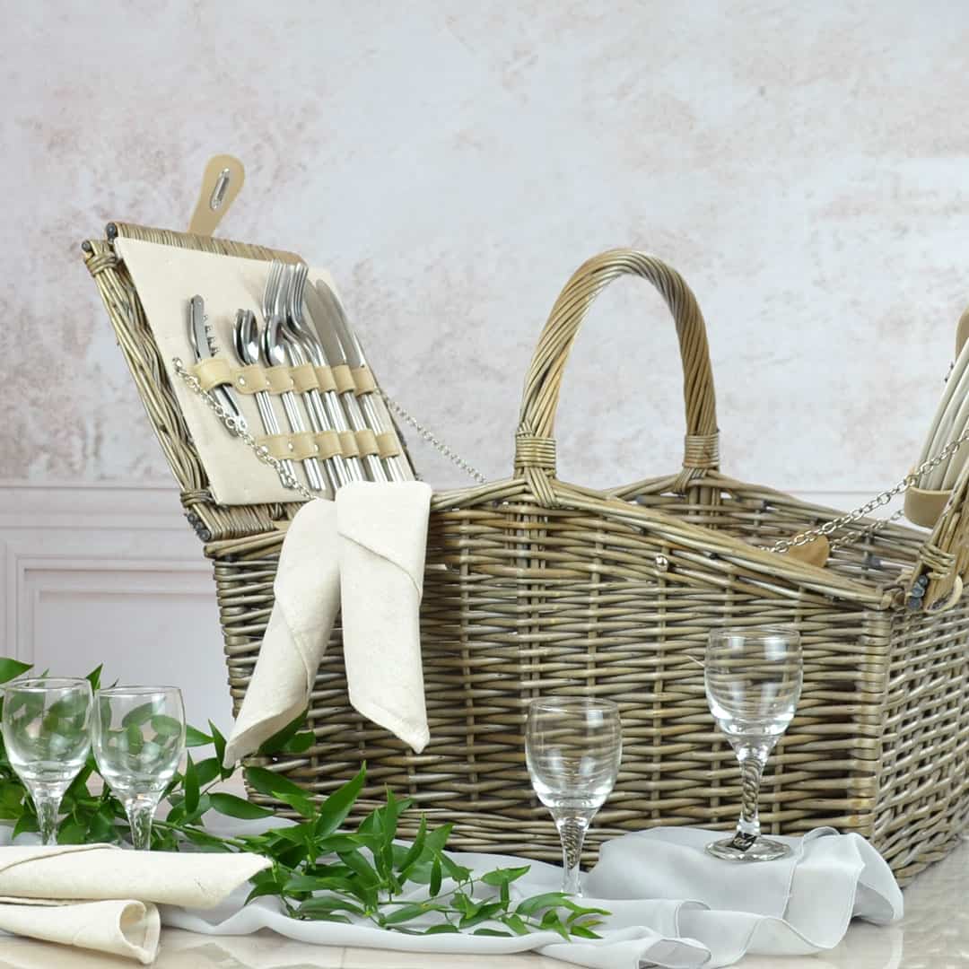 Four Person Fitted Picnic Basket with Tableware