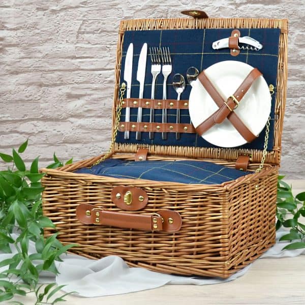 Picnic Baskets Heather and Bale