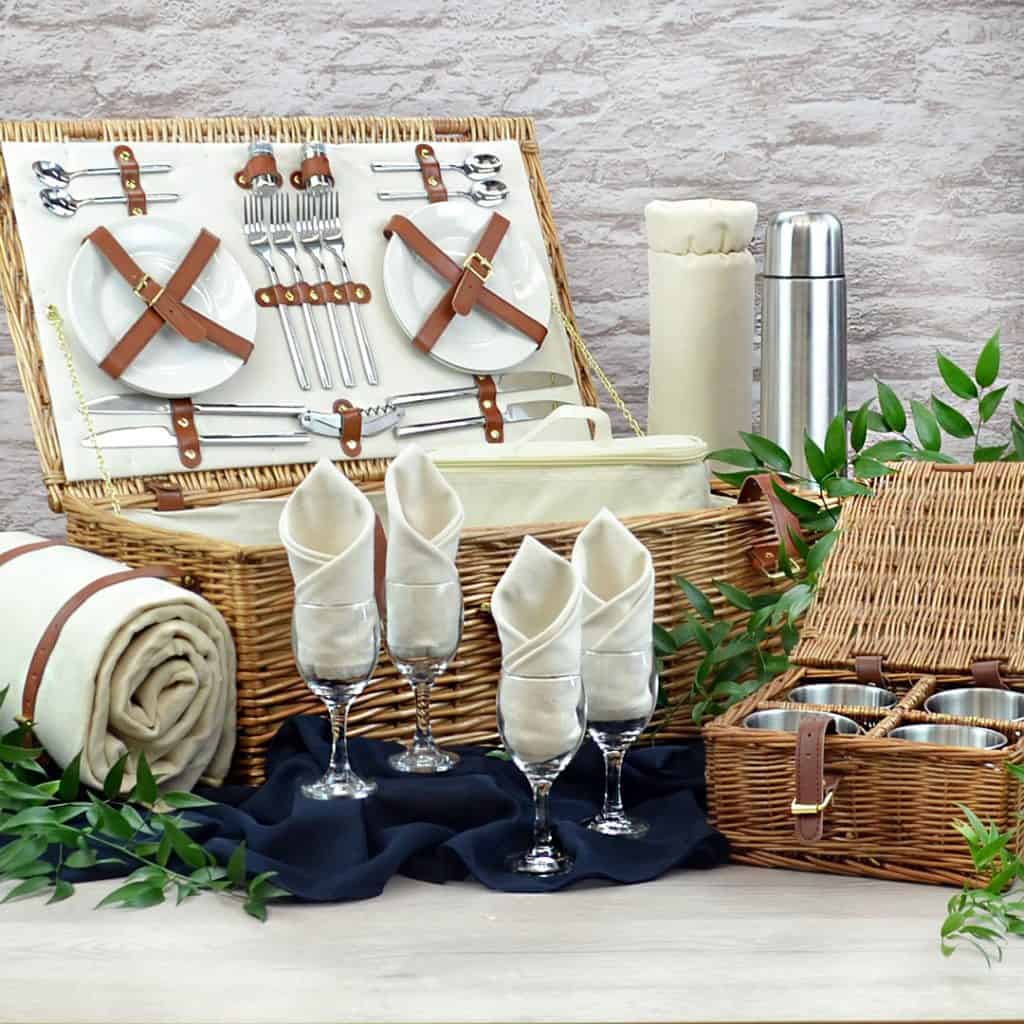 Luxury Picnic Set for 4 Camping Picnic Basket